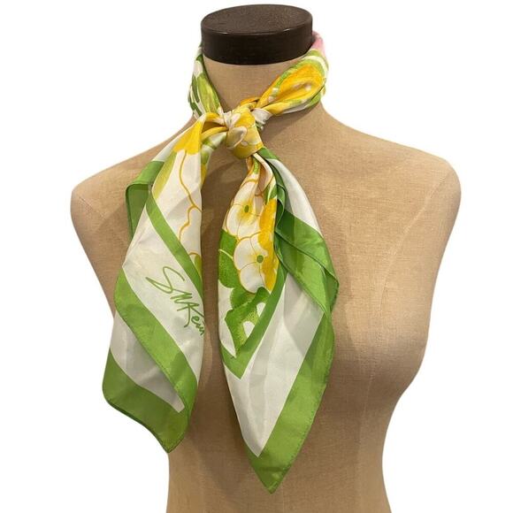 Vintage AVON S M Kent  Floral Yellow  Scarf Shaw Neck Tie Tomato Girl Summer - Picture 1 of 8